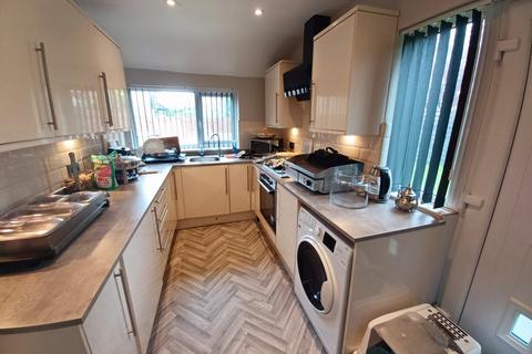 3 bedroom semi-detached house to rent, Gledhow Valley Road, Leeds, West Yorkshire, LS8