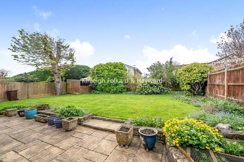 6 Aycliffe Close, Bickley, Bromley, BR1 2LX