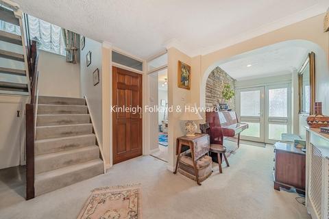 6 Aycliffe Close, Bickley, Bromley, BR1 2LX
