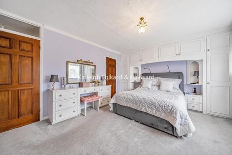 6 Aycliffe Close, Bickley, Bromley, BR1 2LX