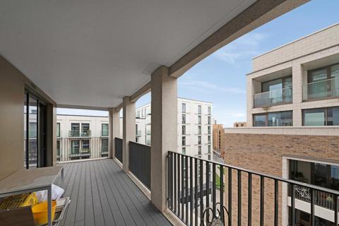 2 bedroom apartment to rent, Pinnacle House, Royal Wharf, London, E16