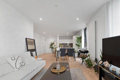 2 bedroom apartment to rent, Pinnacle House, Royal Wharf, London, E16