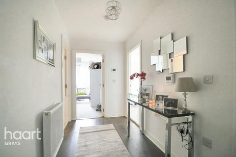 2 bedroom flat for sale, Devonshire Close, Grays