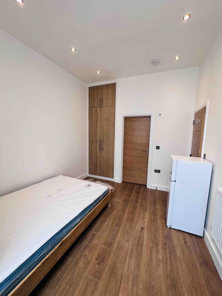 Ensuite Double Room 1 (All bills included)
