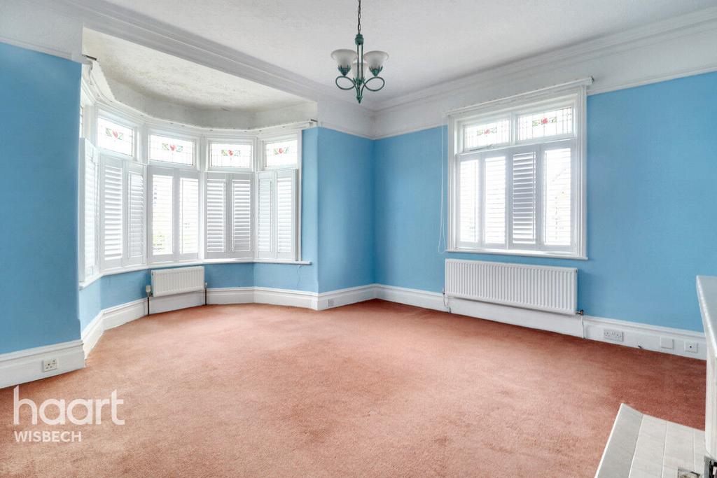 Queens Road, Wisbech 4 bed detached bungalow for sale £250,000