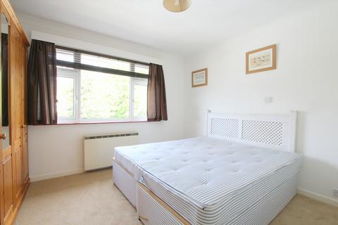 3 bedroom maisonette to rent, Cambridge Road, London SW20