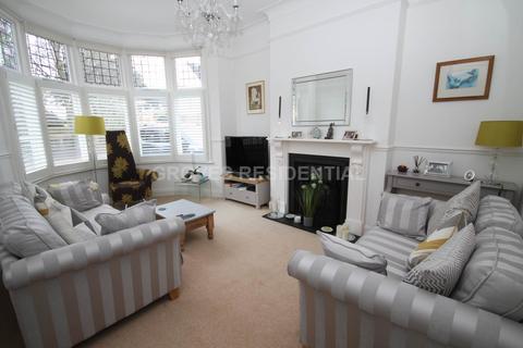 63 Lime Grove, New Malden, KT3 3TP
