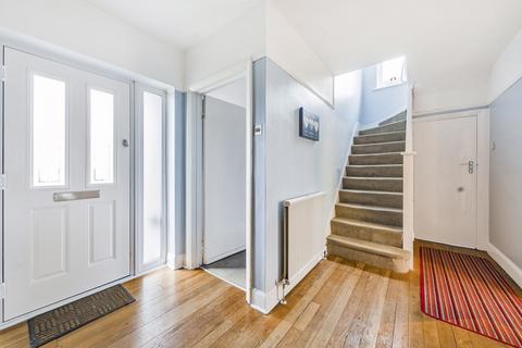 68 Amberley Gardens, Epsom, KT19 0NG