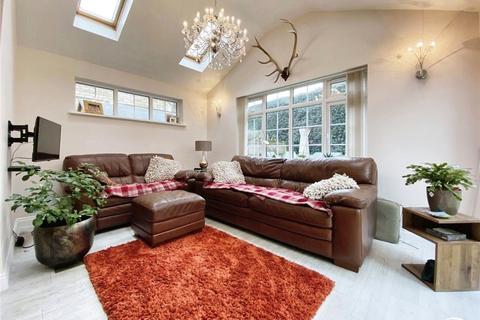 4 bedroom detached house for sale, Glenhurst Close, Blackwater, Surrey