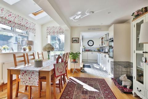 Hiburnum Ferry Road East, Barrow-upon-humber, DN19 7AZ