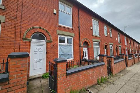 2 bedroom terraced house to rent, Ashton Road, Oldham