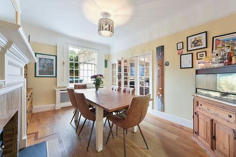 10 Oast Road, Oxted, RH8 9DX