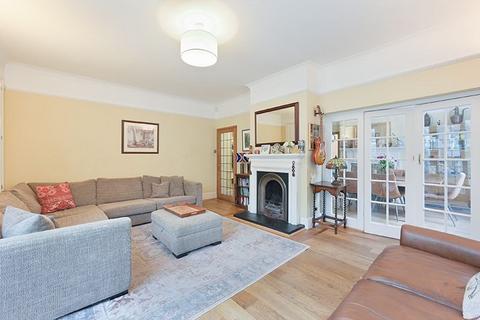 10 Oast Road, Oxted, RH8 9DX
