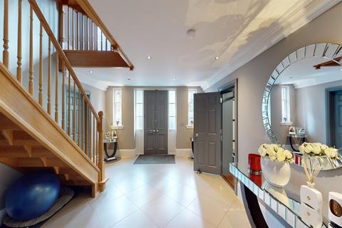6 bedroom detached house to rent, Lingmere Close, Chigwell, IG7
