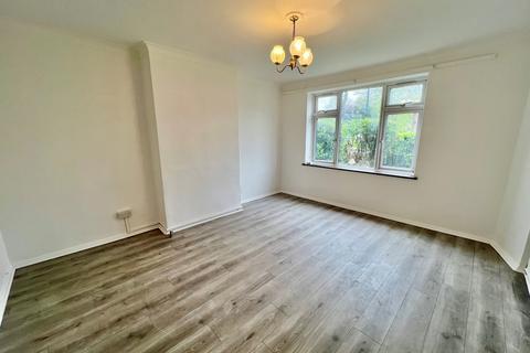 2 bedroom ground floor maisonette to rent, Whittington Way, Pinner HA5