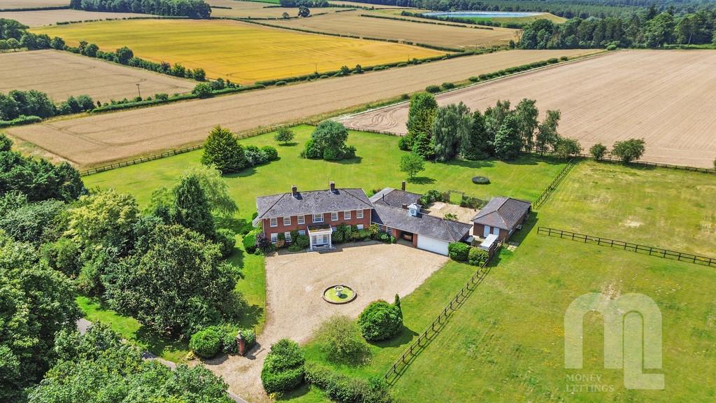 Thetford IP24 5 bed manor house to rent £3,000 pcm (£692 pw)