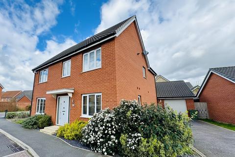 4 bedroom detached house to rent, Serotine Avenue, Norwich NR9