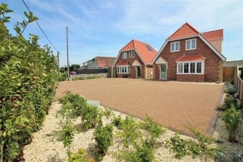 3 bedroom detached house for sale, Main Road, Great Holland
