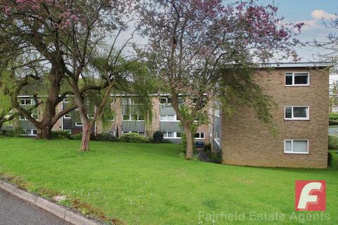 3 bedroom flat for sale, By The Wood, Carpenders Park