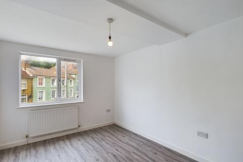 2 bedroom apartment to rent, Manor Court, 78 Tontine Street