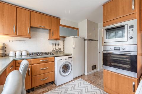 25 Coombe Drive, Addlestone, KT15 1DD