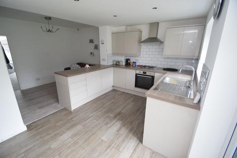 5 bedroom semi-detached house for sale, Leeds Road, Bradford BD10