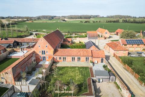 2 bedroom barn conversion for sale, Melton Constable