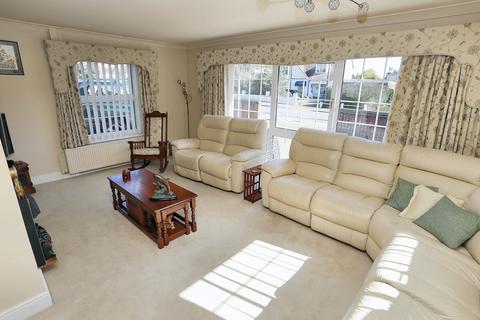 4 bedroom chalet for sale, Beatrice Avenue, Suffolk IP11