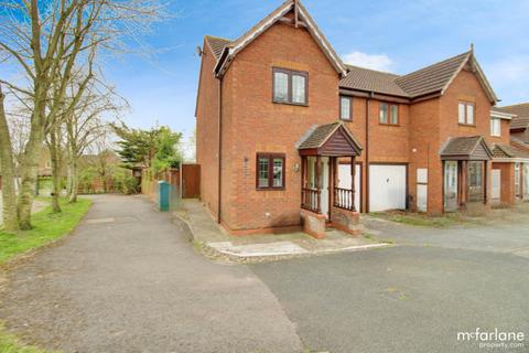 3 bedroom end of terrace house for sale, Gilman Close, Swindon