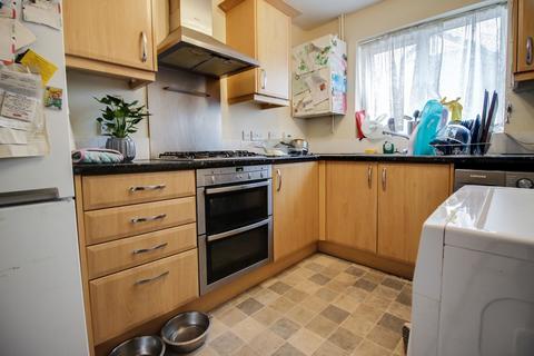 2 bedroom end of terrace house to rent, Tawny Owl Close, Swindon SN3
