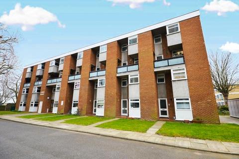 2 bedroom apartment to rent, Longs Court, Richmond