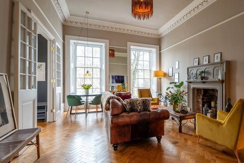 7 Lansdowne Crescent, Glasgow, G20 6NQ