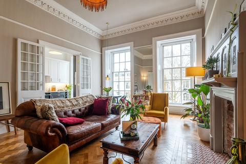 7 Lansdowne Crescent, Glasgow, G20 6NQ