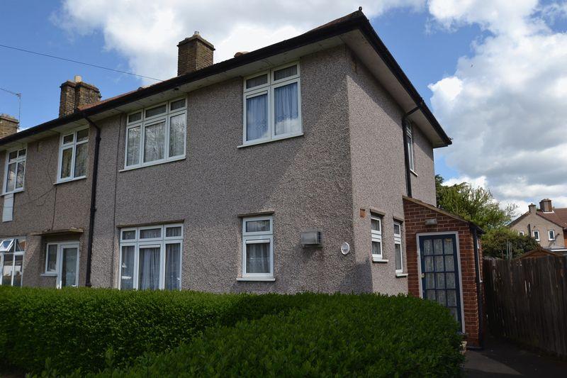 Lindisfarne Road, Dagenham RM8 2RA 3 bed end of terrace house £275,000