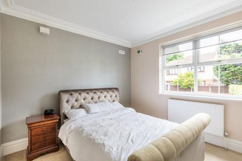 2 bedroom flat for sale, Waddon Court Road, Croydon, CR0