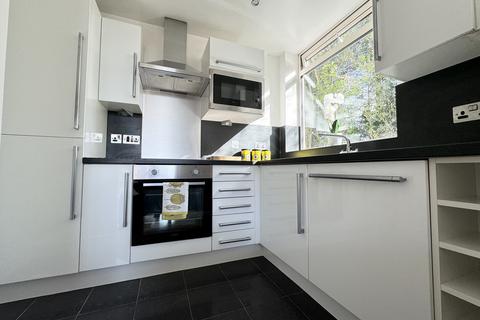 2 bedroom apartment for sale, Stainbeck Lane, Leeds, LS7