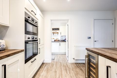 10 Chilwell Close, Warton, Tamworth, B79 0JX