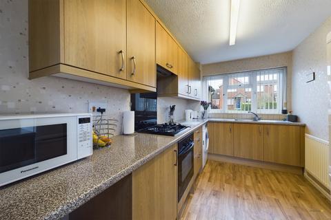 2 bedroom end of terrace house for sale, Curlew Close, Lichfield