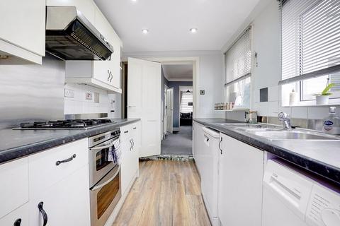 3 bedroom house to rent, Longfellow Road, Gillingham