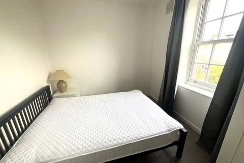 2 bedroom flat to rent, Carnwath Road, Fulham