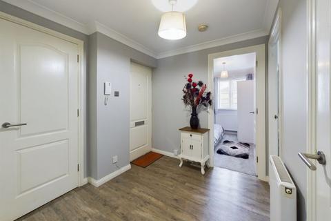 9 Drew Place, Caterham, CR3 5FE