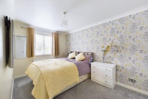 9 Drew Place, Caterham, CR3 5FE