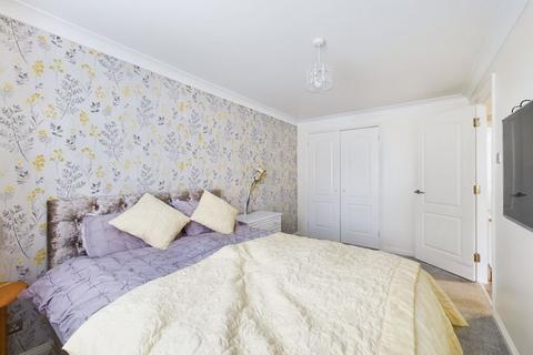 9 Drew Place, Caterham, CR3 5FE
