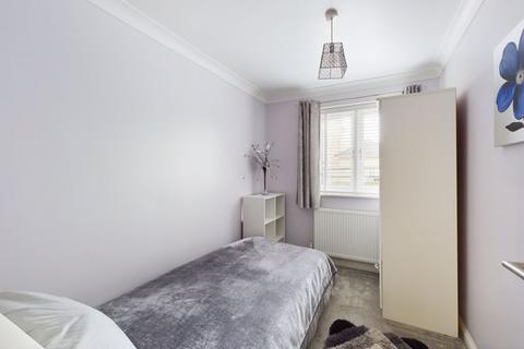 9 Drew Place, Caterham, CR3 5FE
