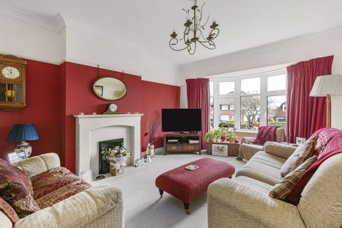 51 Cobham Road, Fetcham, Leatherhead, KT22 9HT