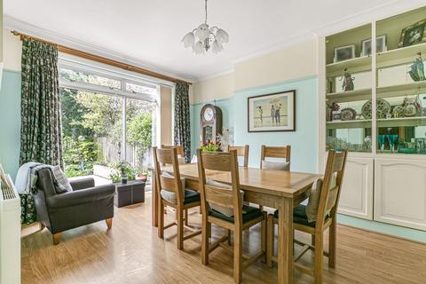 51 Cobham Road, Fetcham, Leatherhead, KT22 9HT