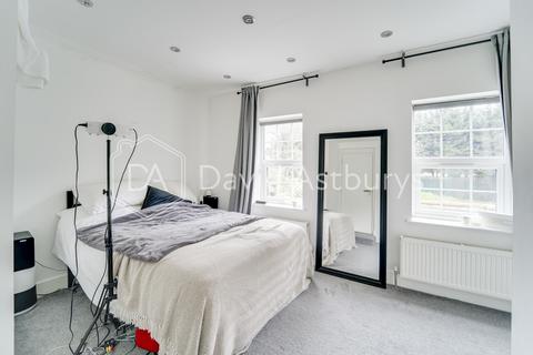 2 bedroom apartment to rent, Archway Road, Highgate, London