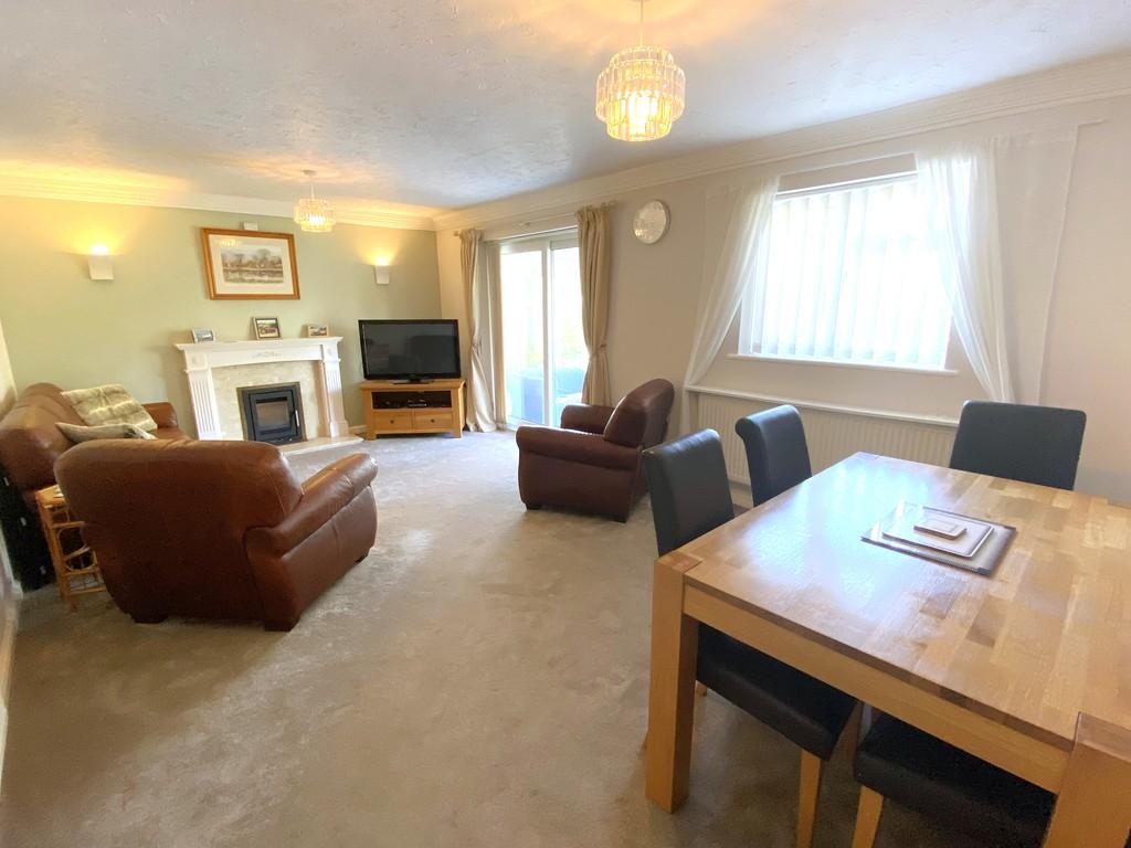 Sitting/Dining Room