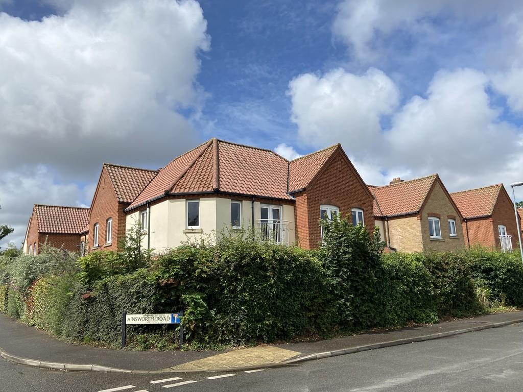 Ainsworth Court, Holt NR25 2 bed apartment for sale £100,000