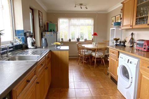 3 bedroom detached bungalow for sale, Renwick Park East, Cromer NR27